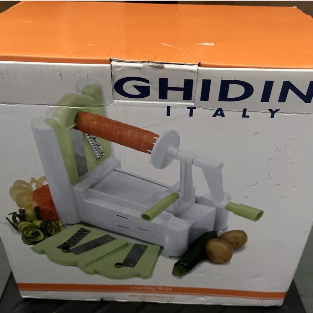 Ghidini Italy spiralizer Includes 3 Blades New Enjoy Your Vegetales 🥒open box